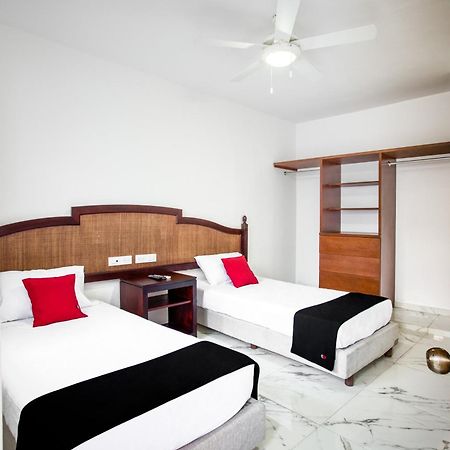 Capital O Hotel Yukon 普拉亚卡门 外观 照片