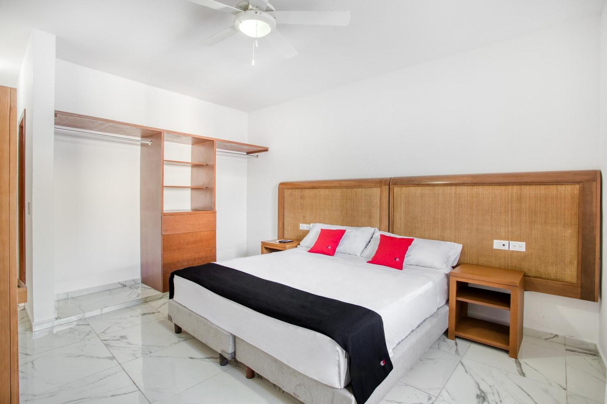 Capital O Hotel Yukon 普拉亚卡门 外观 照片