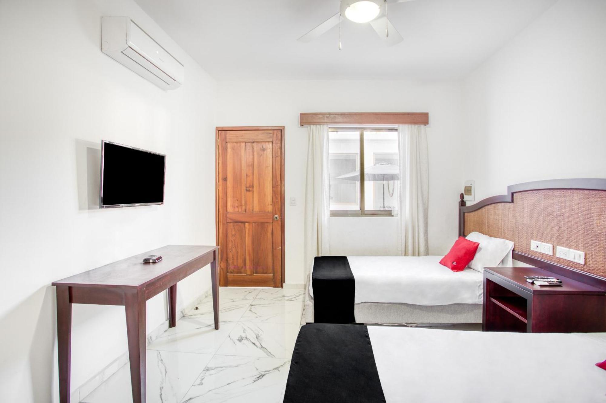 Capital O Hotel Yukon 普拉亚卡门 外观 照片