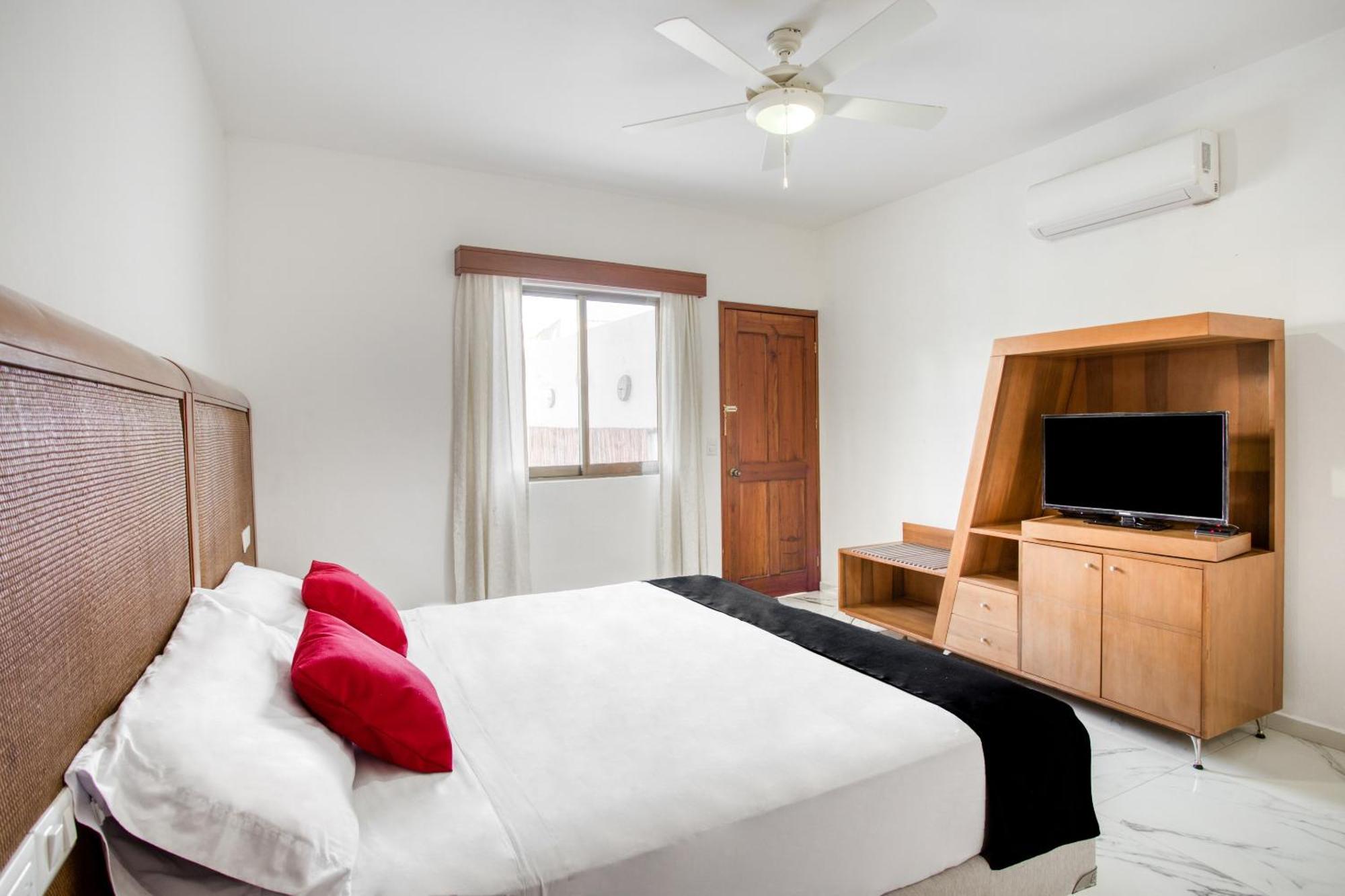 Capital O Hotel Yukon 普拉亚卡门 外观 照片